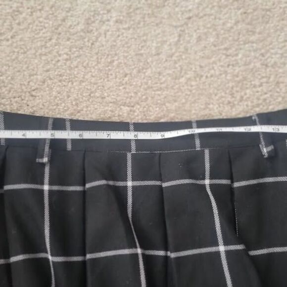 Hot Topic Black White Window Pane Stretch Pleated Mini SKIRT In LARGE - Picture 5 of 7